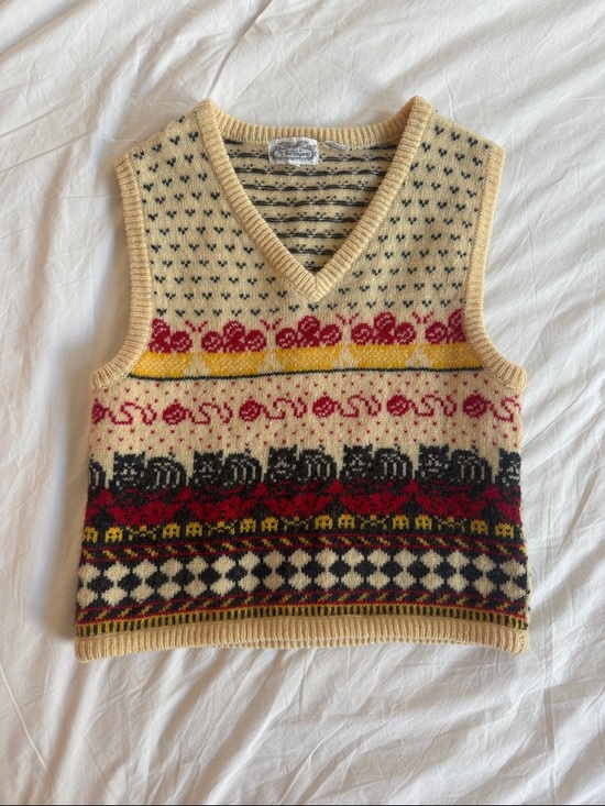 Vintage Sweaters - Vintage 100% Shetland Wool Sweater Vest with Cats, size S